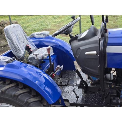 Трактор TERRA FORCE 255XL, двигун КМ385, прижимна гідравліка, ГПК, рівна підлога, вага 1480 кг